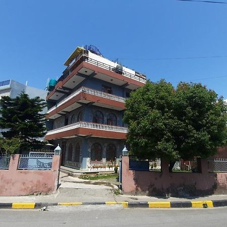 Hotel Lake Garden Pokhara Bagian luar foto