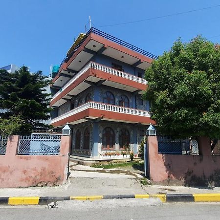Hotel Lake Garden Pokhara Bagian luar foto