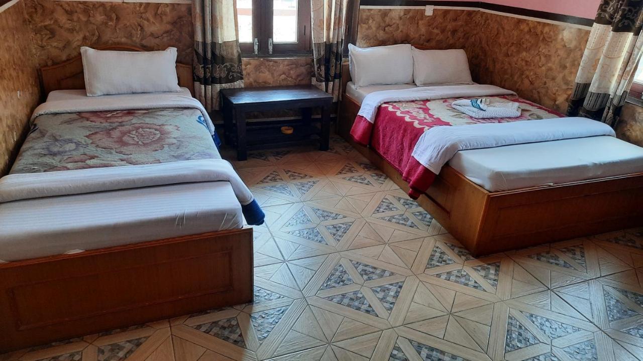 Hotel Lake Garden Pokhara Bagian luar foto