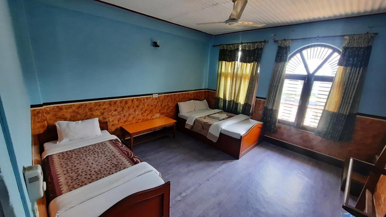 Hotel Lake Garden Pokhara Bagian luar foto