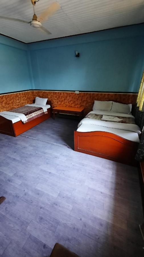 Hotel Lake Garden Pokhara Bagian luar foto