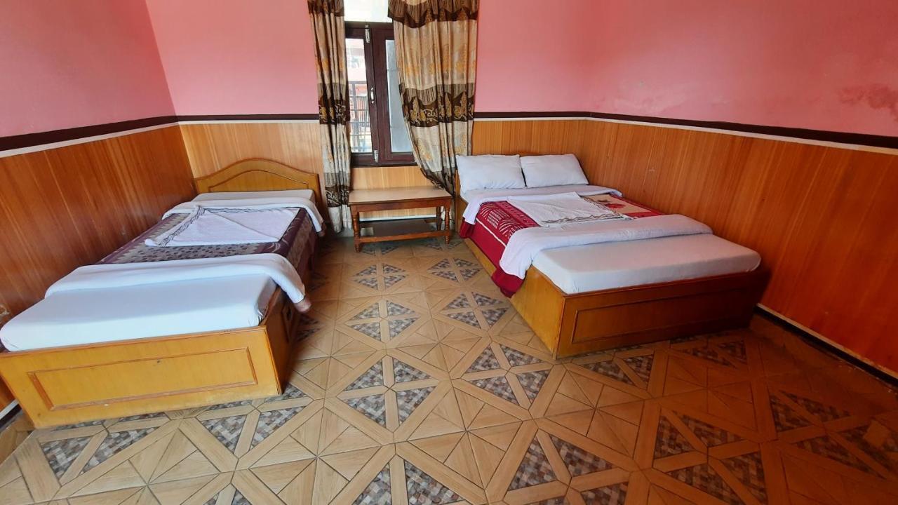 Hotel Lake Garden Pokhara Bagian luar foto