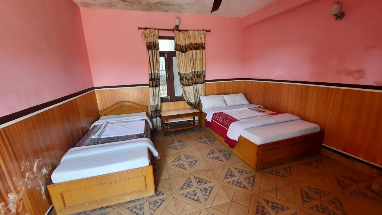 Hotel Lake Garden Pokhara Bagian luar foto