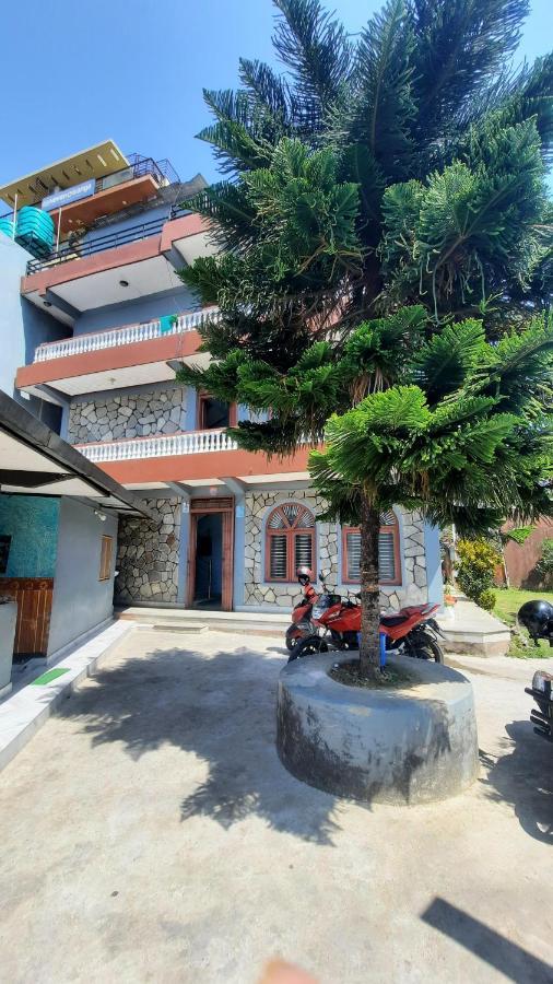 Hotel Lake Garden Pokhara Bagian luar foto